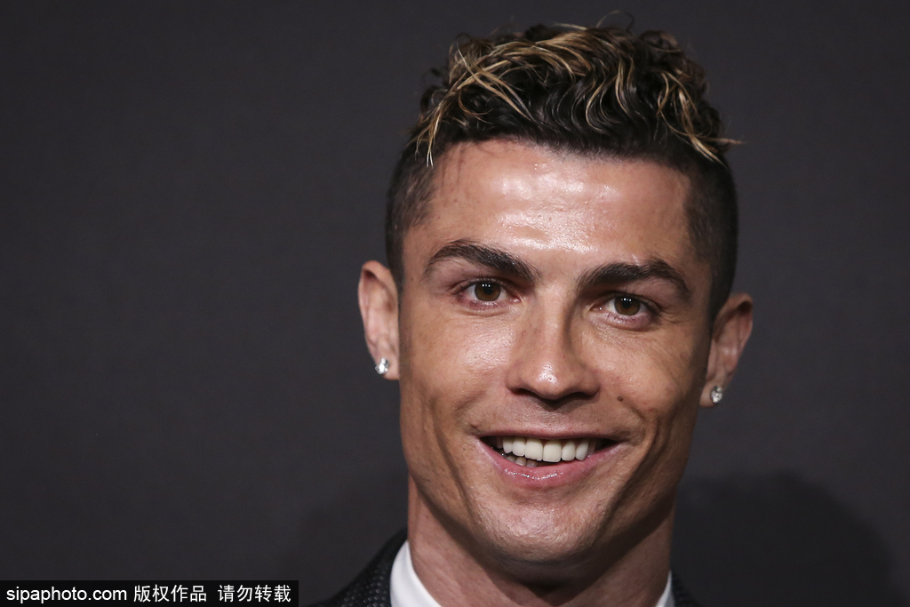 官方：贝西克塔斯声明炮轰裁判，敦促足协尽快处罚黑哨（贝西克塔斯官方发声抨击裁判，催促足协尽快惩处黑哨）