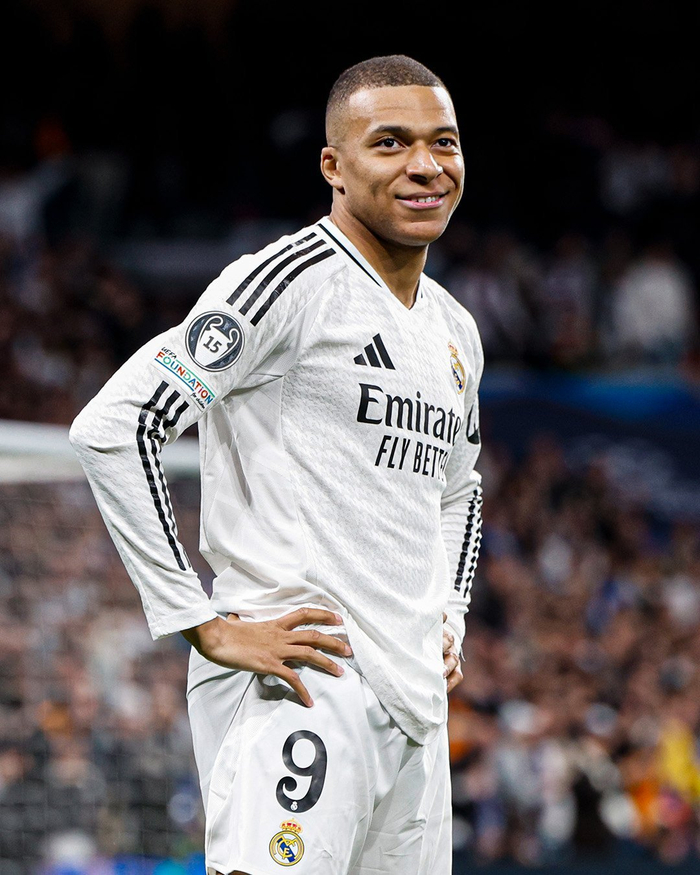 图赫尔：贝林厄姆以10号位身份回归，福登会是中路球员（图赫尔：贝林厄姆将回到10号位，福登将踢中路）