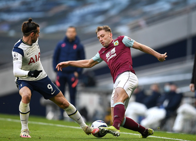 首尔主帅金基东：双线作战让球员们在体能上面临不小的挑战（首尔主帅金基东：双线赛程给球员体能带来不小压力）