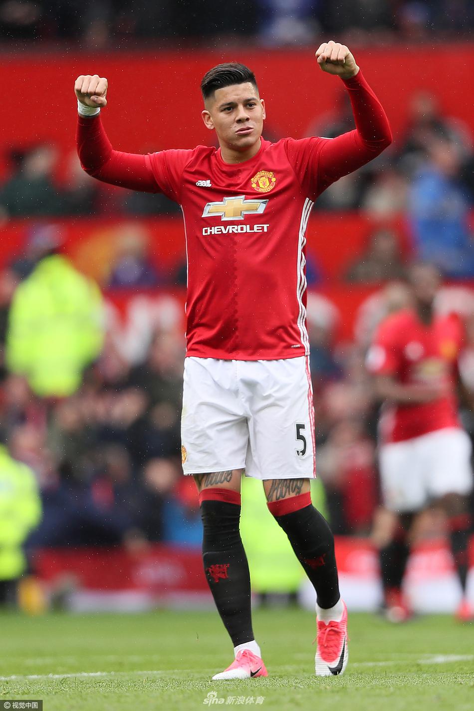 詹姆斯关键上篮助球队锁胜（詹姆斯制胜上篮助球队取胜）