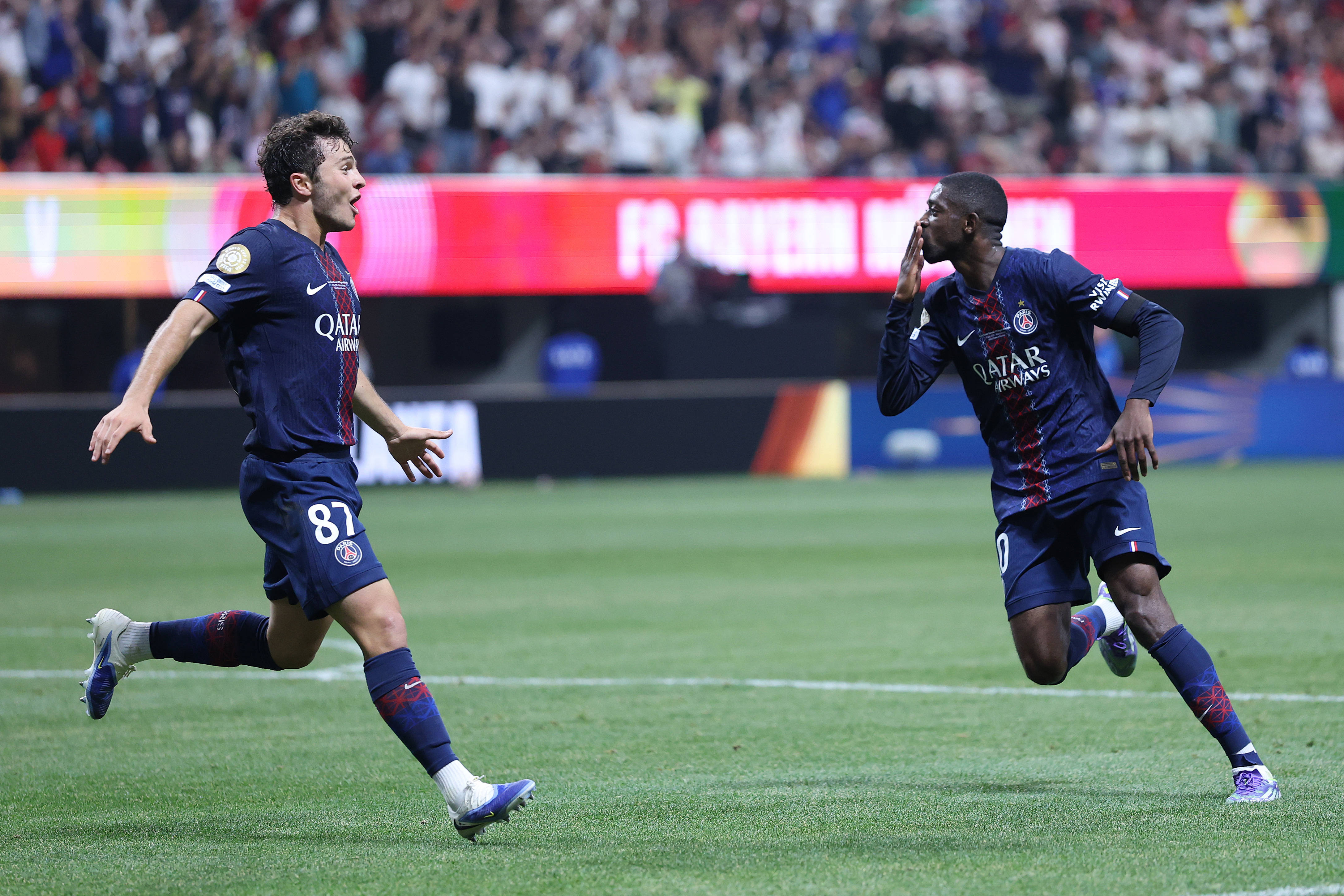 进入国家队模式，德保罗晒和梅西一起抵达集训营报到照片