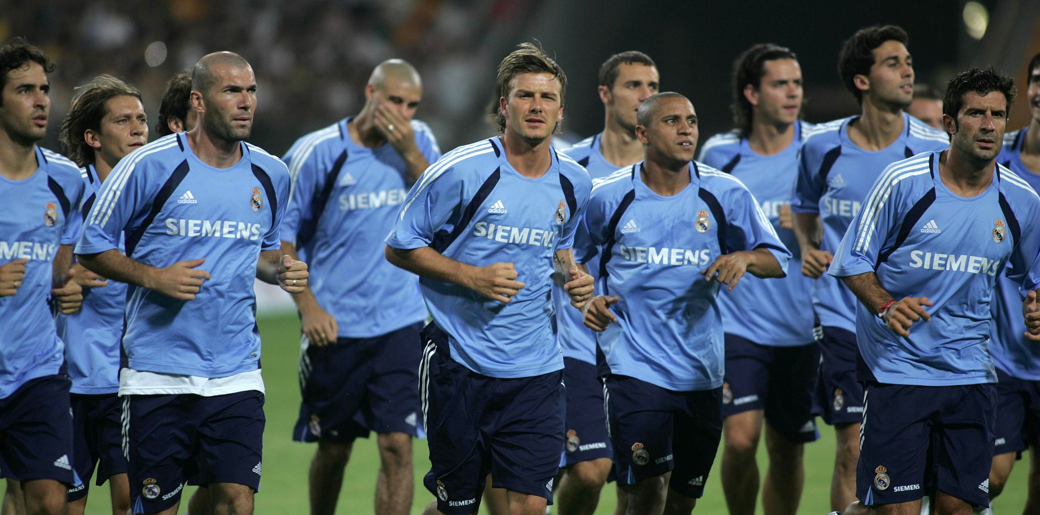 推出多种组合票，E看台全新亮相，2026年F1中国大奖赛12月11日开票（2026年F1中国大奖赛12月11日开售：E看台焕新登场，多款组合票同步上线）