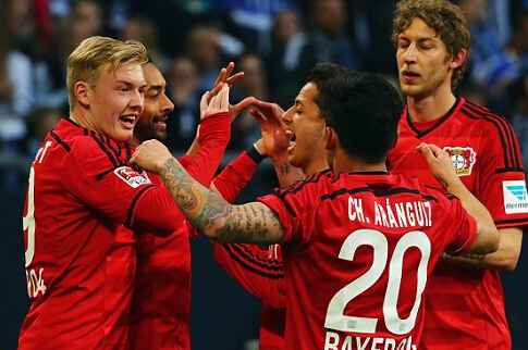 足球国足队内对抗赛出现精彩世界波（国足队内对抗赛上演精彩世界波）