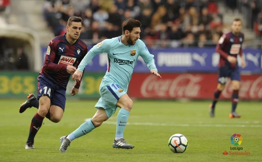 从前的对手再度相遇，博格巴与萨内欧冠相遇赛后寒暄（昔日对手再相逢：博格巴与萨内欧冠赛后寒暄）