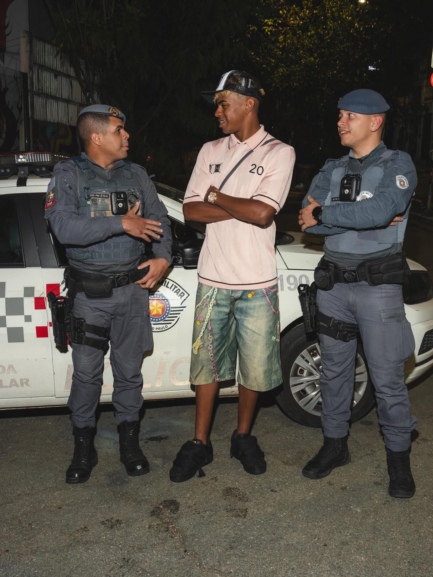 状态火热！布伦森首节8中5得到16分5助攻（火力全开！布伦森首节8投5中砍下16分5助攻）