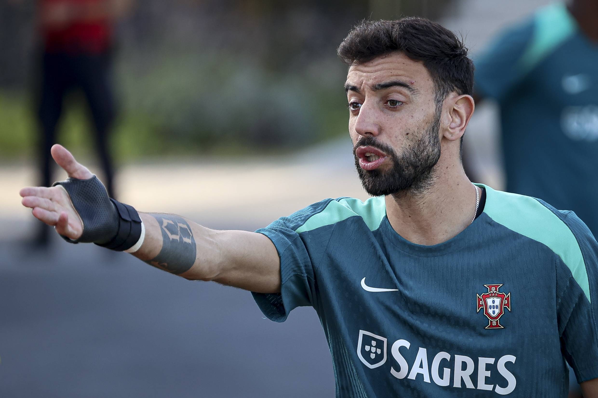 德约专访（三）：钦佩C罗拿走可乐的勇气，作为父亲我们都愿孩子心有所向（专访德约（三）：赞赏C罗移走可乐的胆识，身为父亲更盼孩子有所热爱）