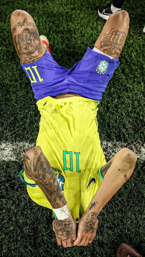 五大联赛U21球员每90分钟关键传球次数：卡尔第1，亚马尔第2（五大联赛U21球员关键传球／90分钟榜：卡尔居首，亚马尔次席）