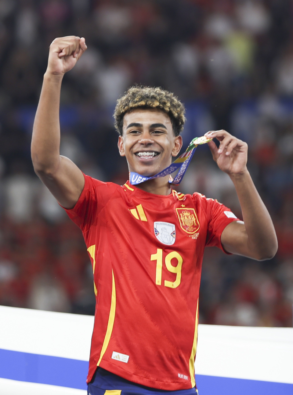 过往欧冠14次出现单赛季前6战全胜球队，最终仅2队夺冠（欧冠历史共14次有球队单季前6场全胜，但最终仅两队夺冠）