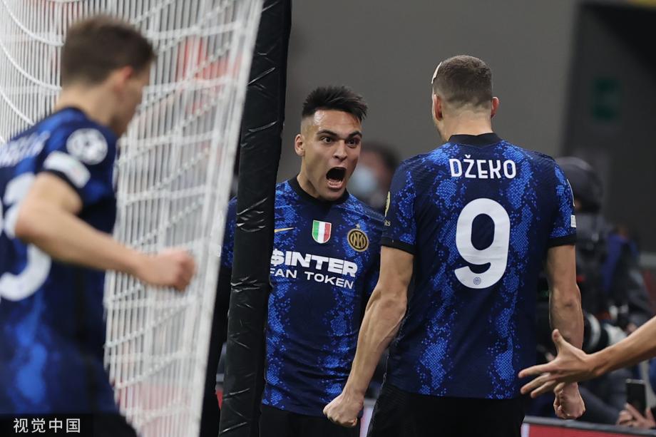 TA：皇马寻求引进后卫和中场；他们愿听取对罗德里戈的报价（TA：皇马计划引进后卫与中场，愿倾听关于罗德里戈的报价）