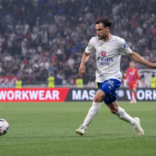 17岁妖星三连斩独享历史第一，拜仁3-1葡萄牙体育，主场37场不败（17岁新星连场破门加冕历史第一人，拜仁3-1葡萄牙体育，主场37场不败）